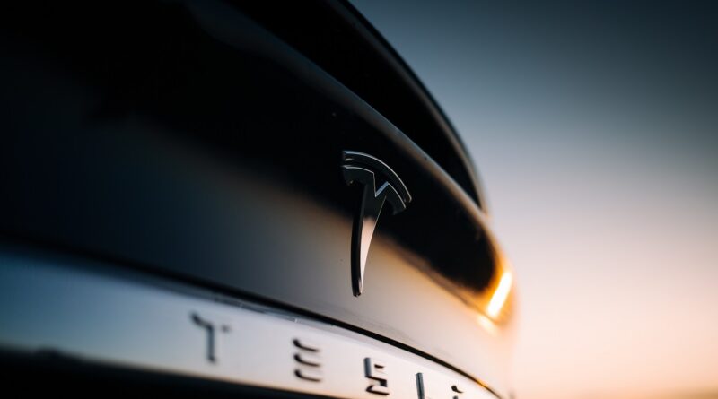 Tesla pretende reduzir os custos de fabricação pela metade; saiba como