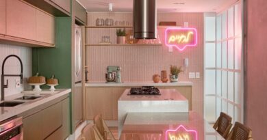 neon rosa verde decor ape 160 m2 rio de janeiro up3 arquitetura credito denilson machado cozinha 2 Vision Art NEWS