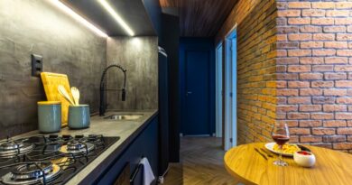 ape 39 m2 cozinha azul tijolos rusticos quarto hospedes 1 Vision Art NEWS