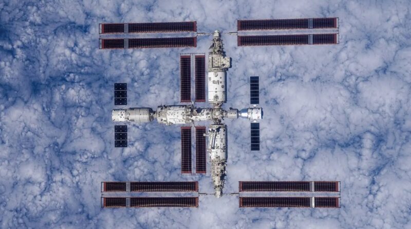 China divulga 1ª foto da estação espacial Tiangong completa e na íntegra